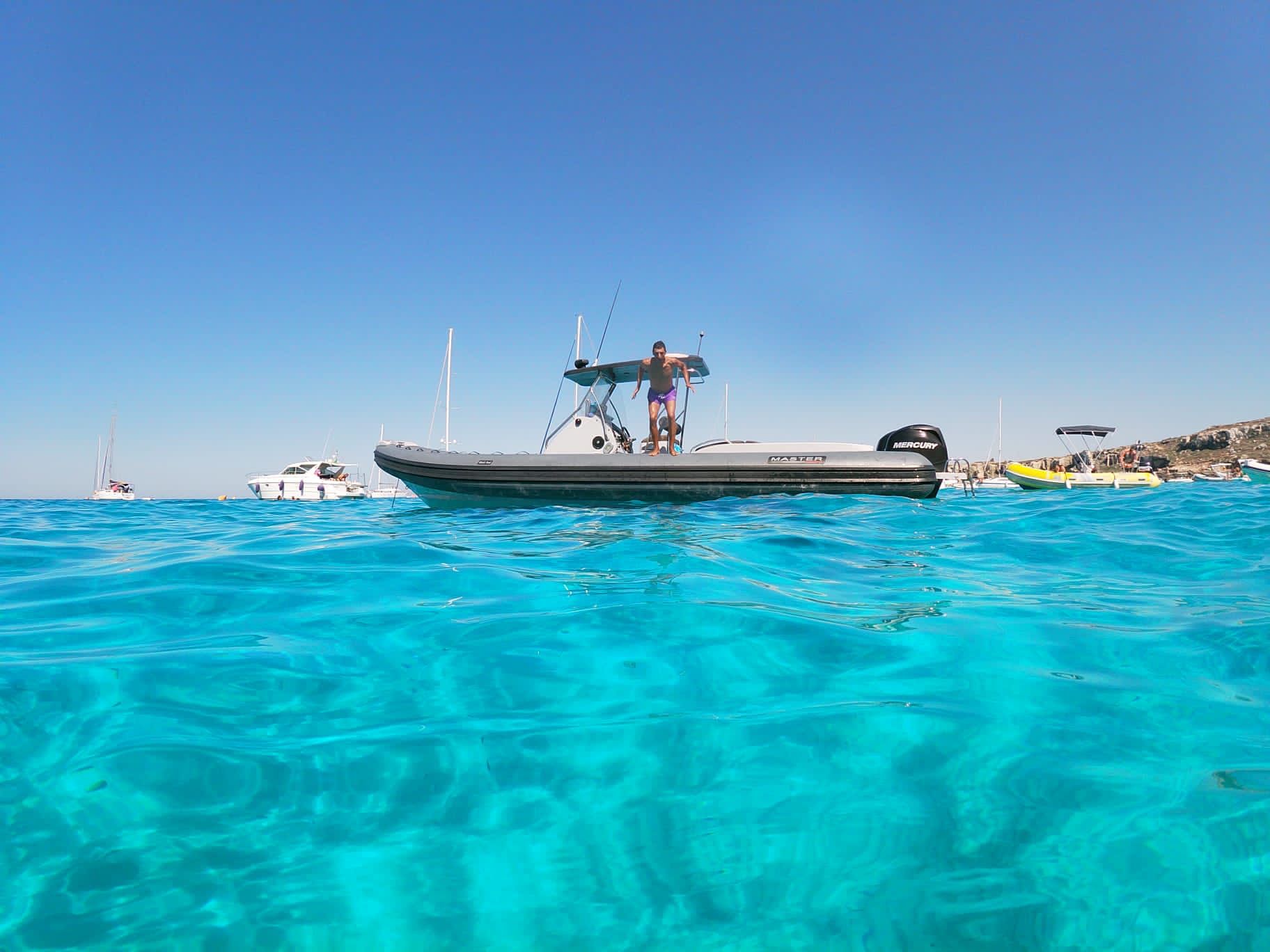 Gommone Master con motore Mercury, acqua cristallina