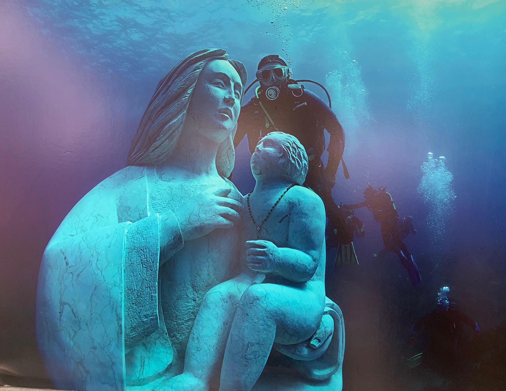 Sub e statua sommersa